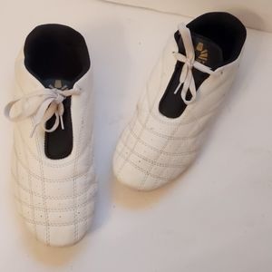Best white leather with black trim sneakers-sz 8